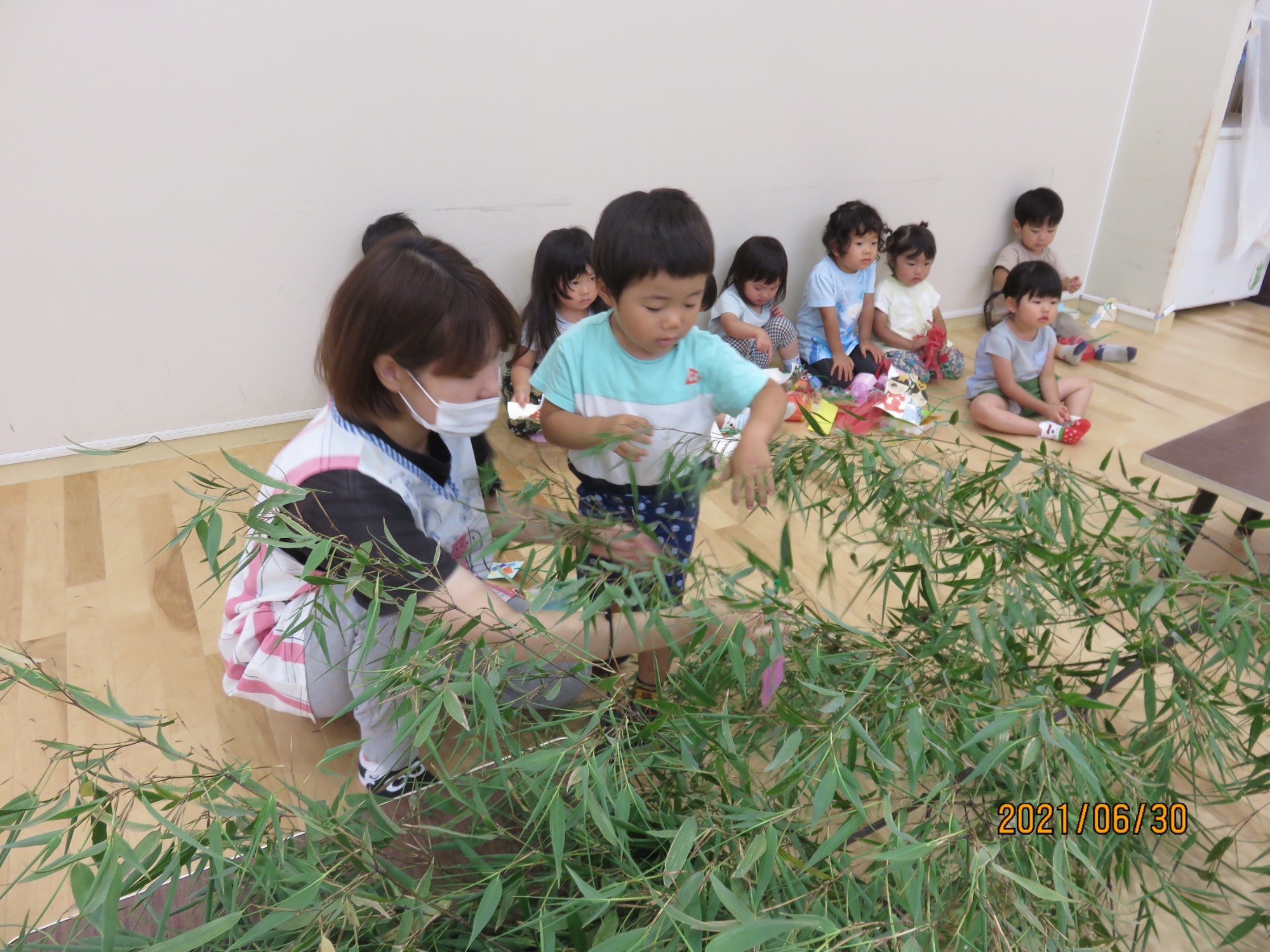 6月30日（水）　笹飾りつけ