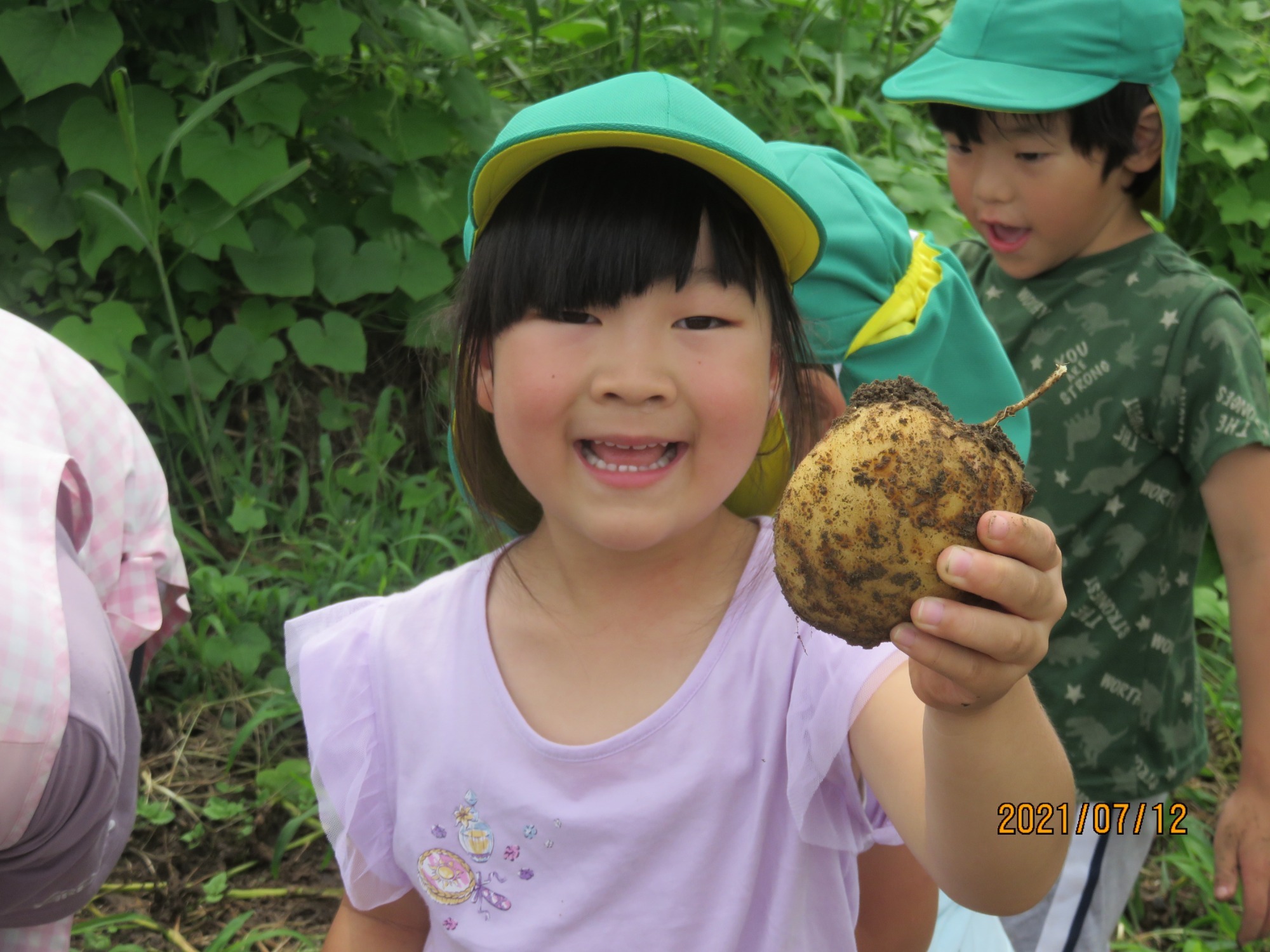 7月12日（月）　じゃが芋ほり