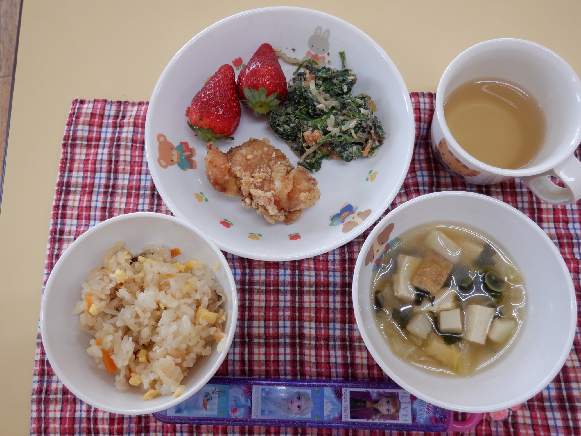 給食の様子