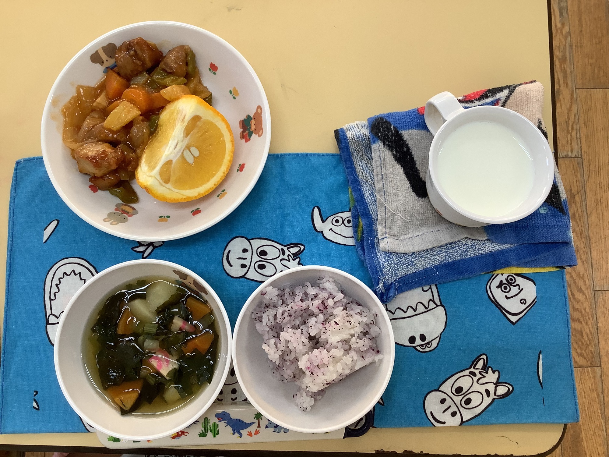 給食の様子