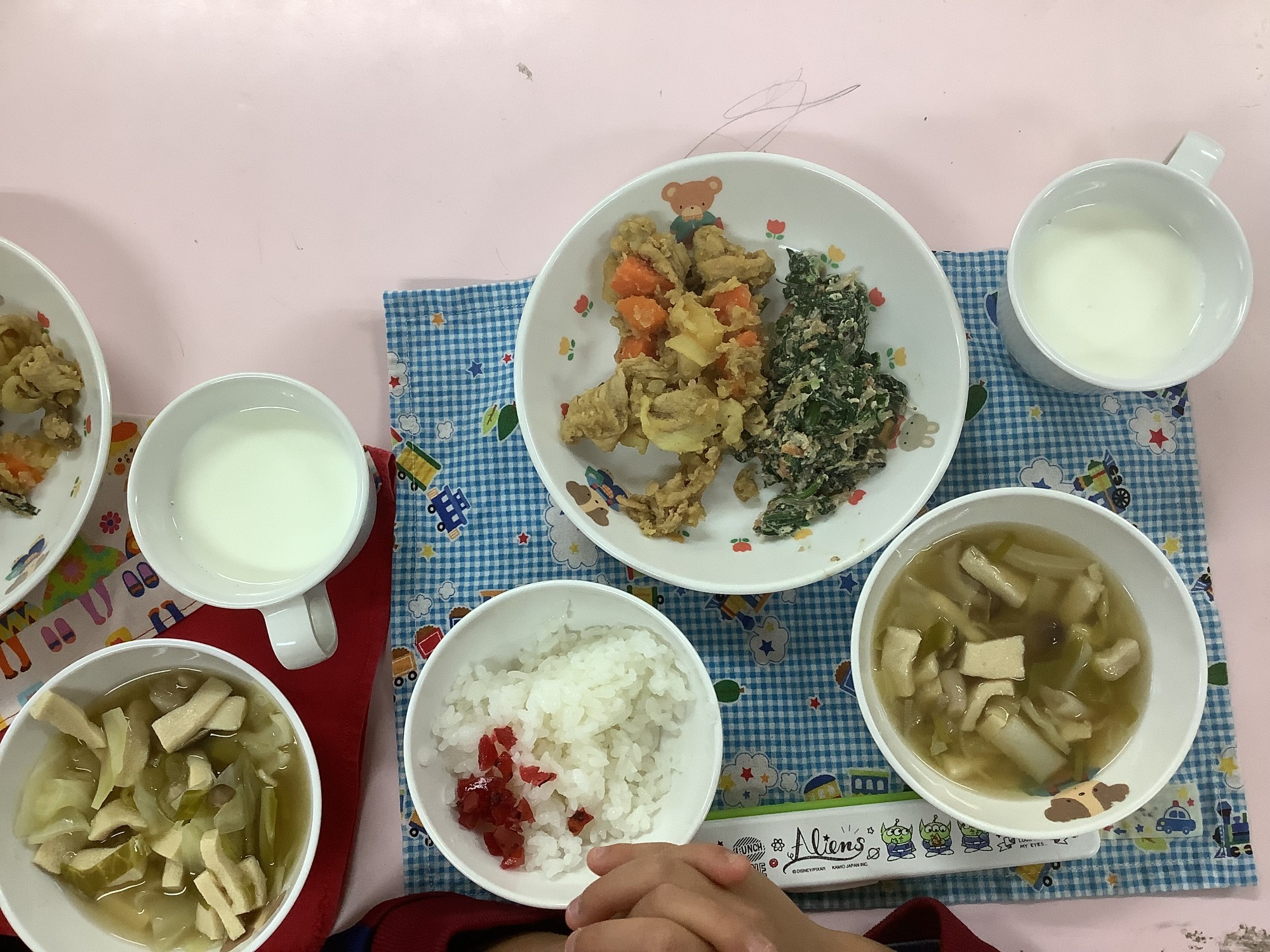給食の様子