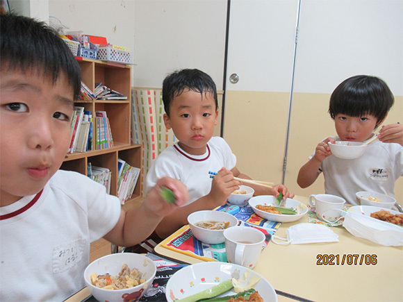 給食の様子